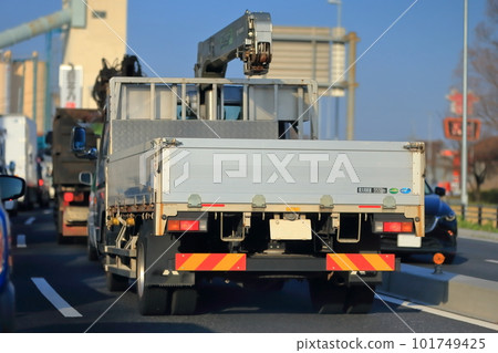 帶起重機的卡車（獨特的汽車）圖像 101749425