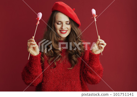 smiling elegant woman with long wavy hair 101751141