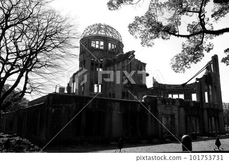 Atomic bomb dome that conveys the disaster of the atomic bombing to the present day Atomic bomb dome that conveys the disaster of the atomic bombing to the present day 101753731