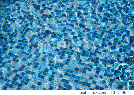sparkling water in the pool 101754603