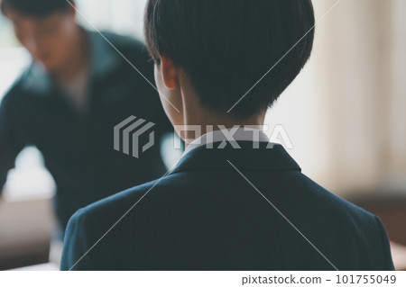 junior high student, middle school student, an interview 101755049