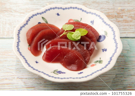 Apple compote 101755326