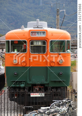 信濃鐵道坂木站前：169系S51編隊防靜電車 101755668