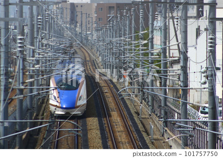 Hokuriku Shinkansen E7 series train Nagano 101757750