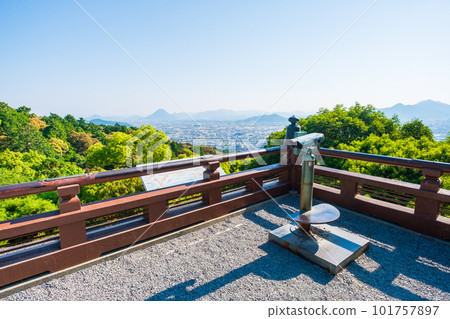 琴比羅神社(Konpira-san):從展望台眺望贊岐平原和讚岐富士 琴比羅神社(Konpira-san):從展望台眺望贊岐平原和讚岐富士 101757897