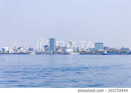 從海上看到的名古屋港花園碼頭 101758444