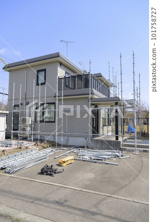 Scaffolding for house renovation Scaffolding for house renovation 101758727