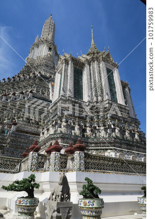 Wat Arun, Temple of Dawn 101759983