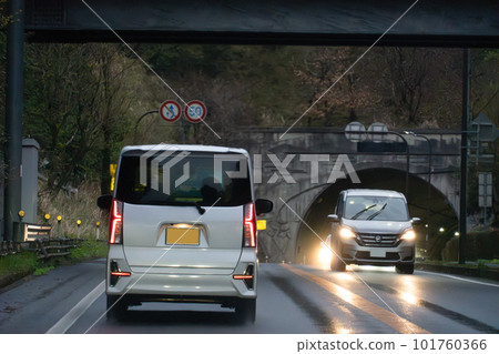 雨天行車圖片 101760366