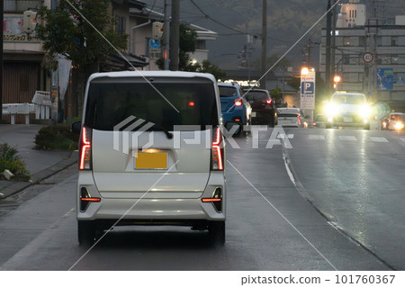雨天行車圖片 101760367