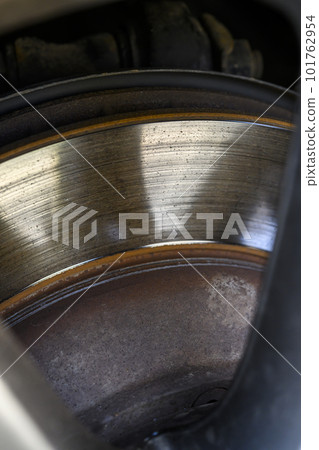 Brake rotor before replacement (before and after material) 101762954