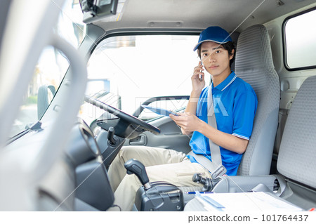 Smartphone truck driver Smartphone truck driver 101764437