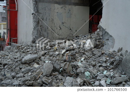 Demolition of concrete structures Demolition of concrete structures 101766500