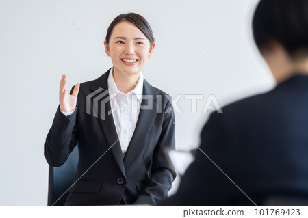 College students in recruit suits interviewing for job hunting Cooperation: Japanese Language School Attached to Chuo College of Technology College students in recruit suits interviewing for job hunting Cooperation: Japanese Language School Attached to Chuo College of Technology 101769423