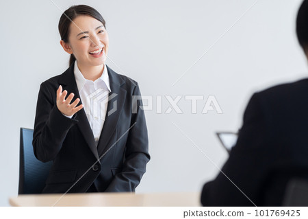 College students in recruit suits interviewing for job hunting Cooperation: Japanese Language School Attached to Chuo College of Technology College students in recruit suits interviewing for job hunting Cooperation: Japanese Language School Attached to Chuo College of Technology 101769425