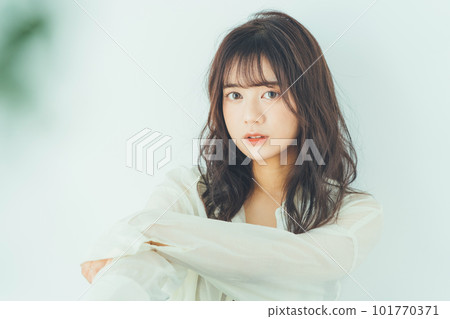 年輕女子髮型圖片 年輕女子髮型圖片 101770371