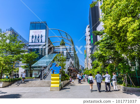 Tokyo cityscape in Japan Summer day. A view of Miyashita Park in front of Shibuya Station. Tokyo's hottest day of the year = April 20 Tokyo cityscape in Japan Summer day. A view of Miyashita Park in front of Shibuya Station. Tokyo's hottest day of the year = April 20 101771037