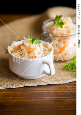 Sauerkraut with carrots and spices in a bowl 101774636
