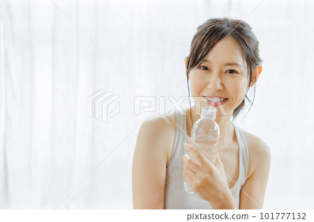 PET bottle women exercise PET bottle women exercise 101777132