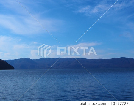 Clear blue sky, strolling around Lake Towada, sightseeing in Oirase and Lake Towada, Aomori, taken in November 2022 101777223