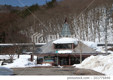 Winter Wild Rock鐵道會津鬼怒川線上三寄鹽原溫泉口站（車站大樓） 101778840