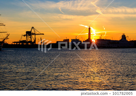 View of Lanterna (lighthouse) in the old port of the city of Genoa at sunset, Italy View of Lanterna (lighthouse) in the old port of the city of Genoa at sunset, Italy 101782005