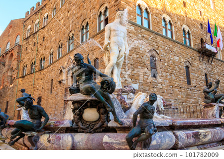 Fountain of Neptune in Florence, Italy Fountain of Neptune in Florence, Italy 101782009