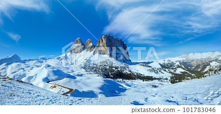 Beautiful winter mountain panorama. 101783046