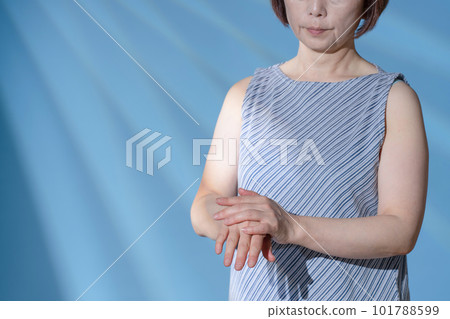 美容形像皮膚護理高級女性 美容形像皮膚護理高級女性 101788599