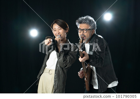 樂隊現場表演 101790305