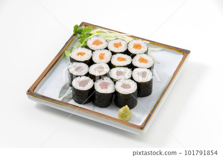 thin tuna and salmon rolls 101791854