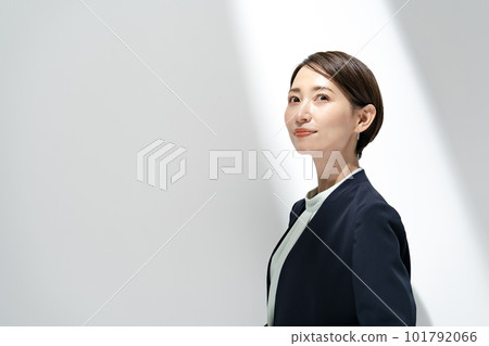 business woman beauty 101792066