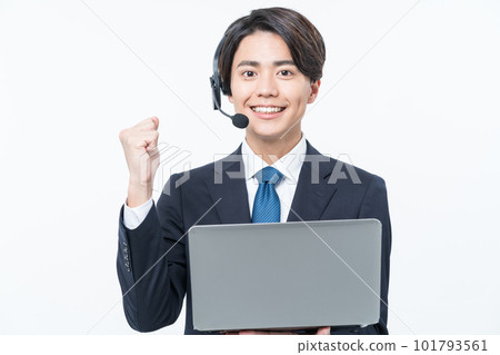 有膽量姿勢的年輕男性操作員 101793561