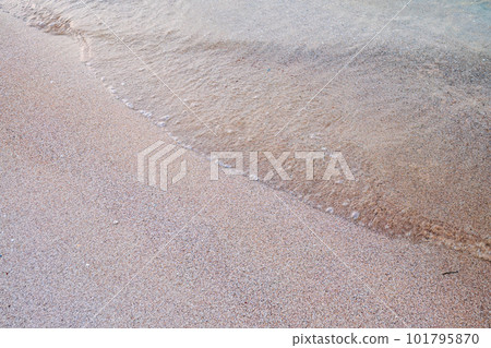 Soft wave of the sea on the sandy beach. 101795870