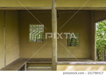 綠意盎然的常寂光寺:古樸的休息區(京都嵯峨野) 綠意盎然的常寂光寺:古樸的休息區(京都嵯峨野) 101796417