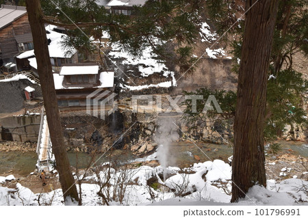 Jigokudani Fountain in Shibu with a snowy landscape Nagano Jigokudani Fountain in Shibu with a snowy landscape Nagano 101796991