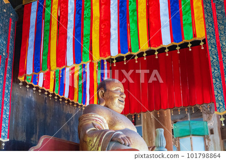 Seated statue of Miroku Bodhisattva at Manpukuji Temple in Uji, Kyoto 101798864