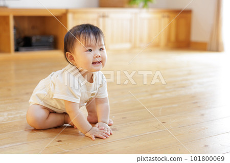 Baby sitting 101800069