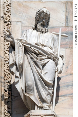 Saint Andrew statue on the facade of the Milan Cathedral, Duomo di Santa Maria Nascente, Milan, Lombardy, Italy 101800573