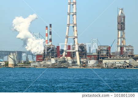 [Kagawa Prefecture] Sunny weather at Shikoku Electric Power Sakaide Power Station (thermal power plant) 101801100