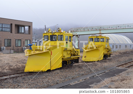 Snow removal motor car stopping at Shiranuka Station Snow removal motor car stopping at Shiranuka Station 101805865