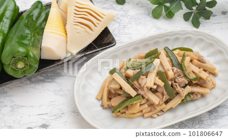 Chinjaolose and its ingredients (bamboo shoots and green peppers) 101806647