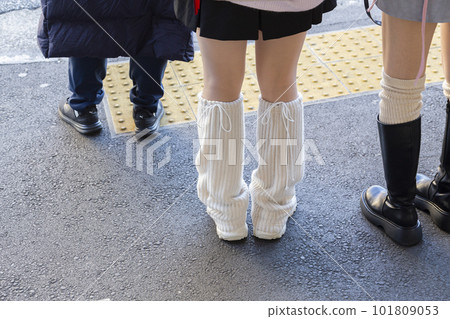 The feet of a young lady The feet of a young lady 101809053