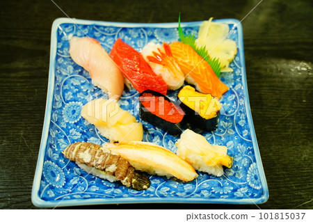 Sushi lunch Sushi lunch 101815037