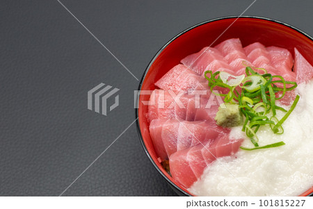 Tuna tororo bowl 101815227