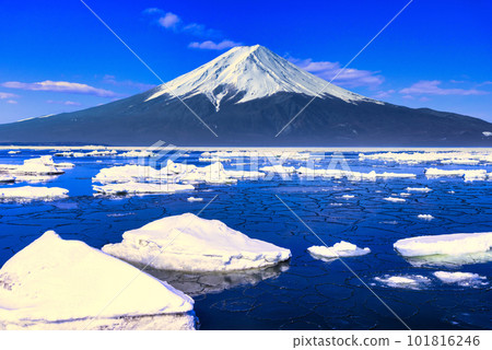 鄂霍次克海和富士山的流冰構成 101816246