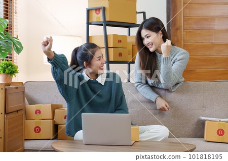 Small businesses SME owners and partnership entrepreneurs check online orders to prepare to pack the boxes, sell to customers, sme business ideas online Small businesses SME owners and partnership entrepreneurs check online orders to prepare to pack the boxes, sell to customers, sme business ideas online 101818195