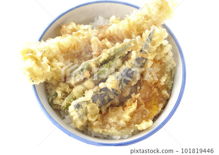 A bird's-eye view of a hot tempura bowl with conger eel, eggplant, pumpkin and green bean tempura on a white background A bird's-eye view of a hot tempura bowl with conger eel, eggplant, pumpkin and green bean tempura on a white background 101819446