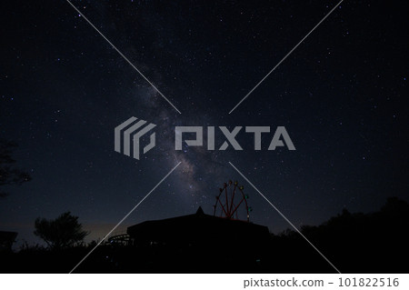Beautiful milky way and amusement park at Hiruzen Kogen in Okayama prefecture, Japan 101822516