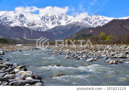 春殘雪白馬三山 101823120